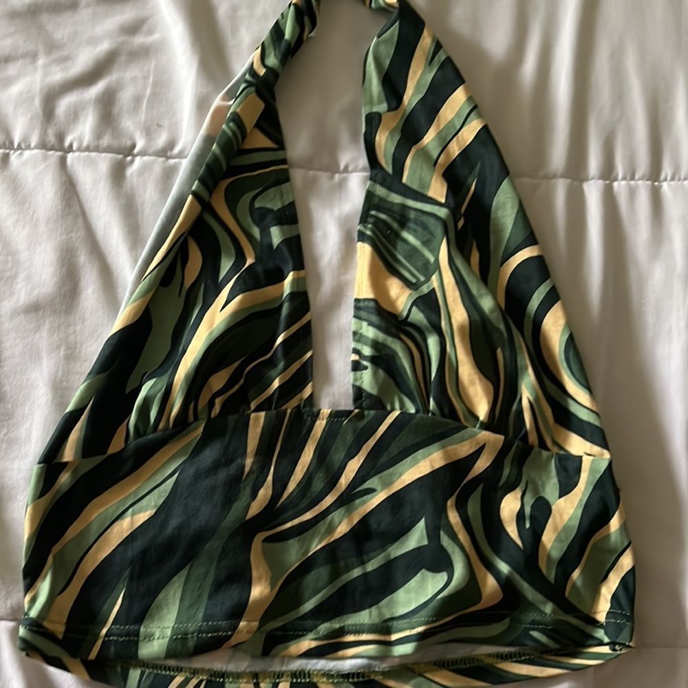 SHEIN Halter Top - Picture 2 of 4